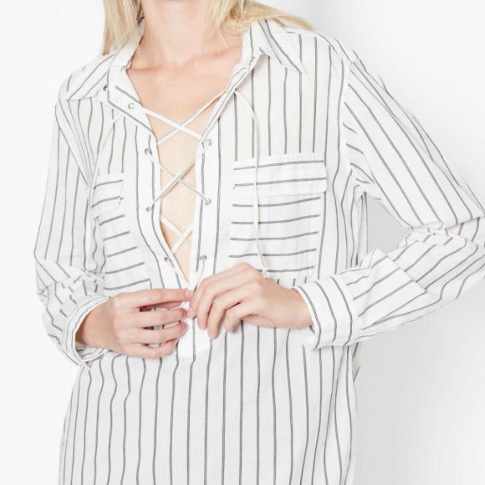 Equipment lace up top